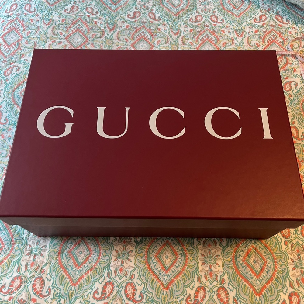 Large Gucci box 16x 11x 6